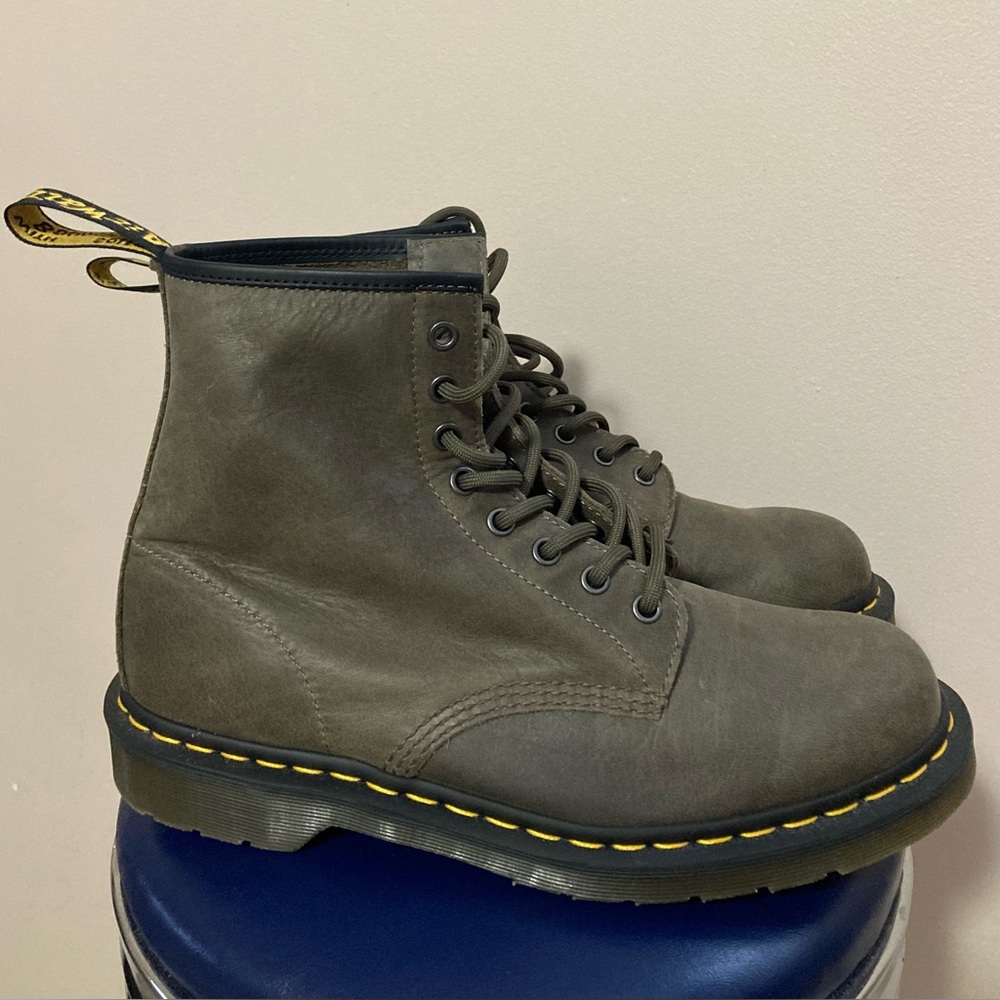 Dr. Martens Men's Olive Dusky Leather Boots